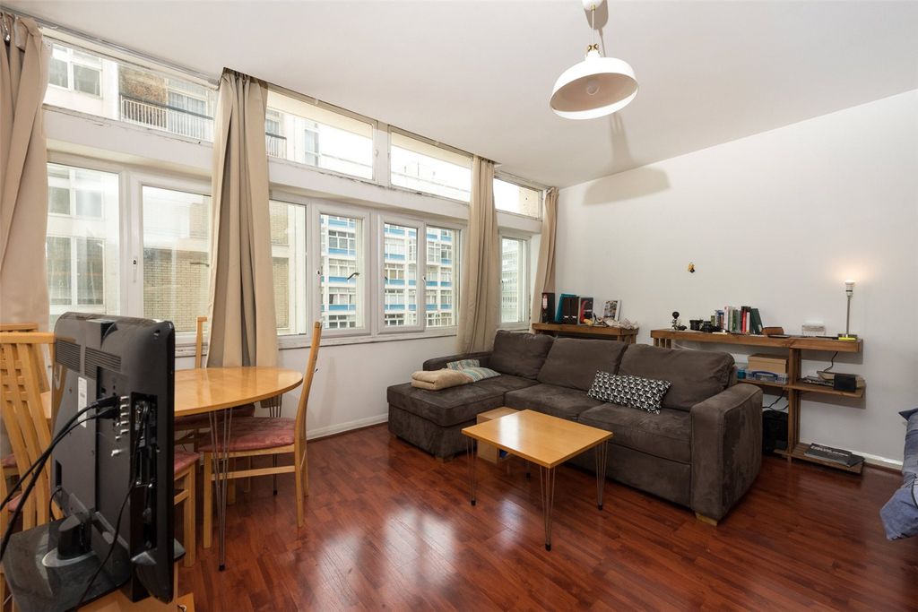 Property photo 2 of 7 Studio