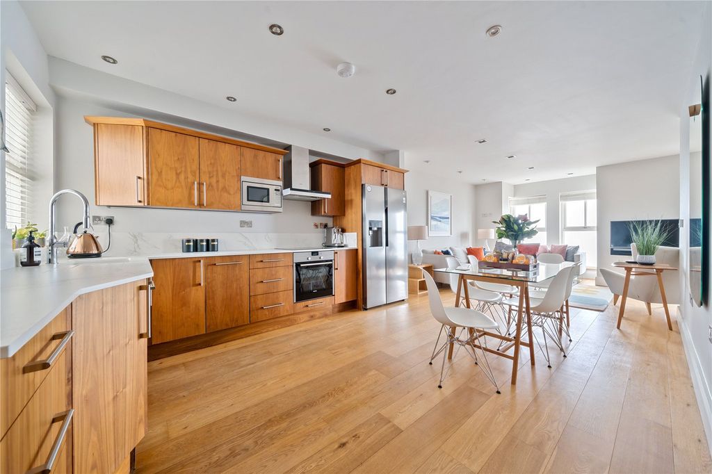 Property photo 3 of 16 Kitchen