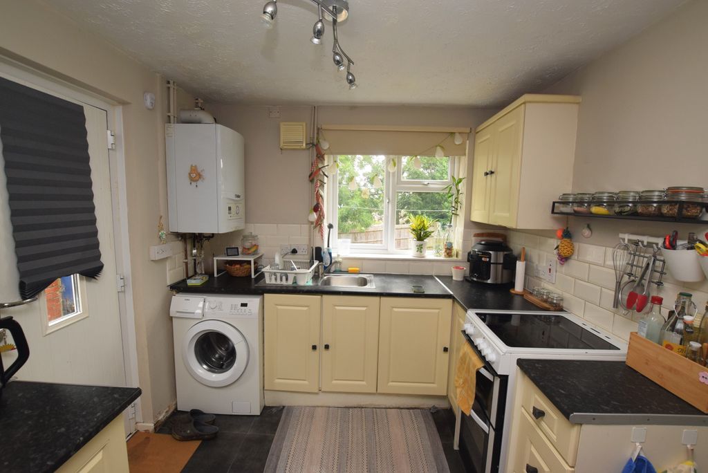 Property photo 3 of 12