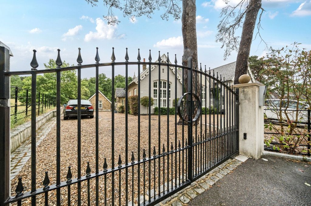 Property photo 1 of 22 Picture No. 17