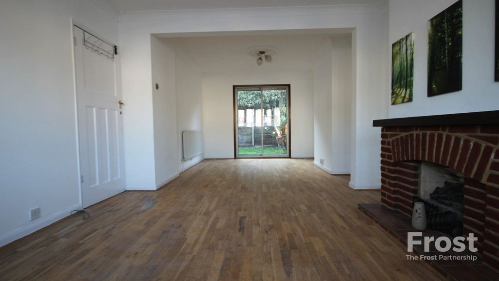 Property photo 3 of 14 Lounge