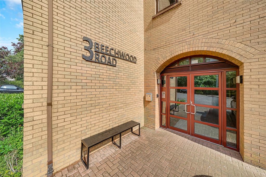 Property photo 2 of 17 Picture No. 06