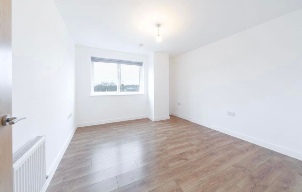 Property photo 3 of 8 Bedroom