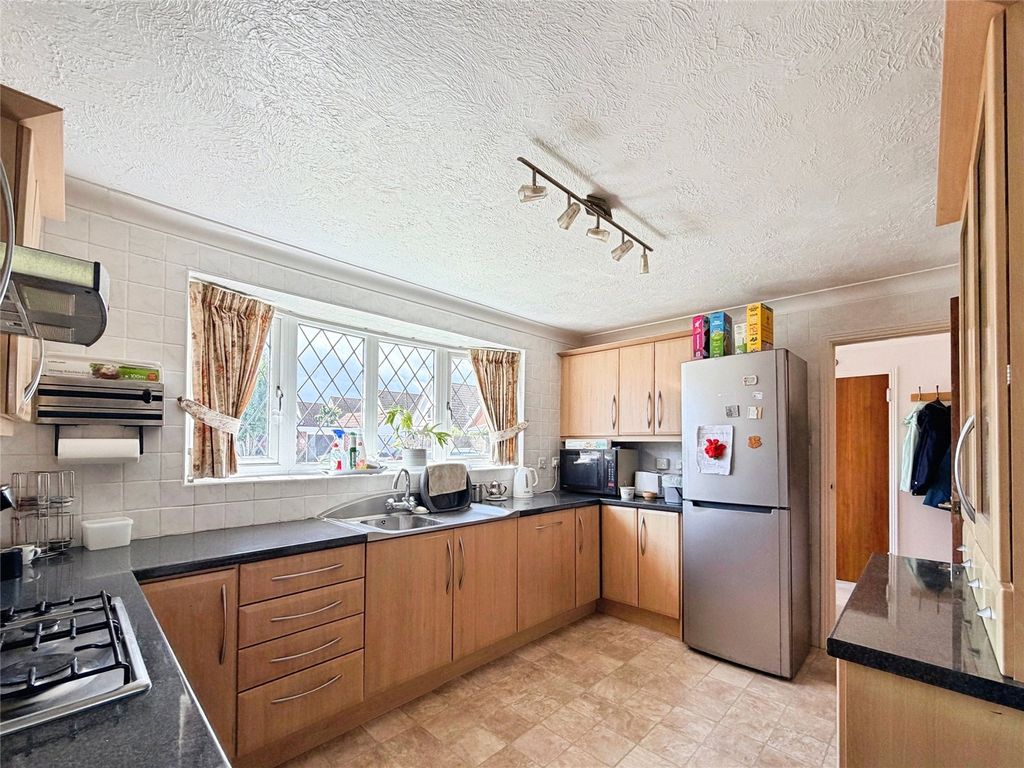 Property photo 2 of 21 Picture No. 27