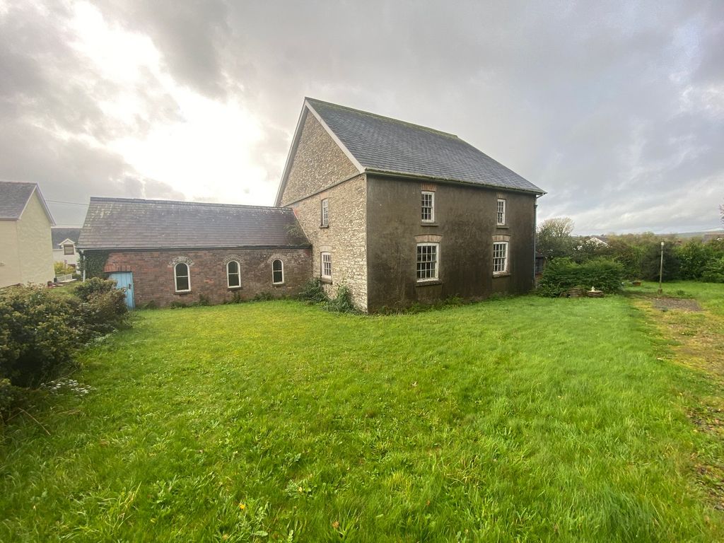 Property photo 2 of 10