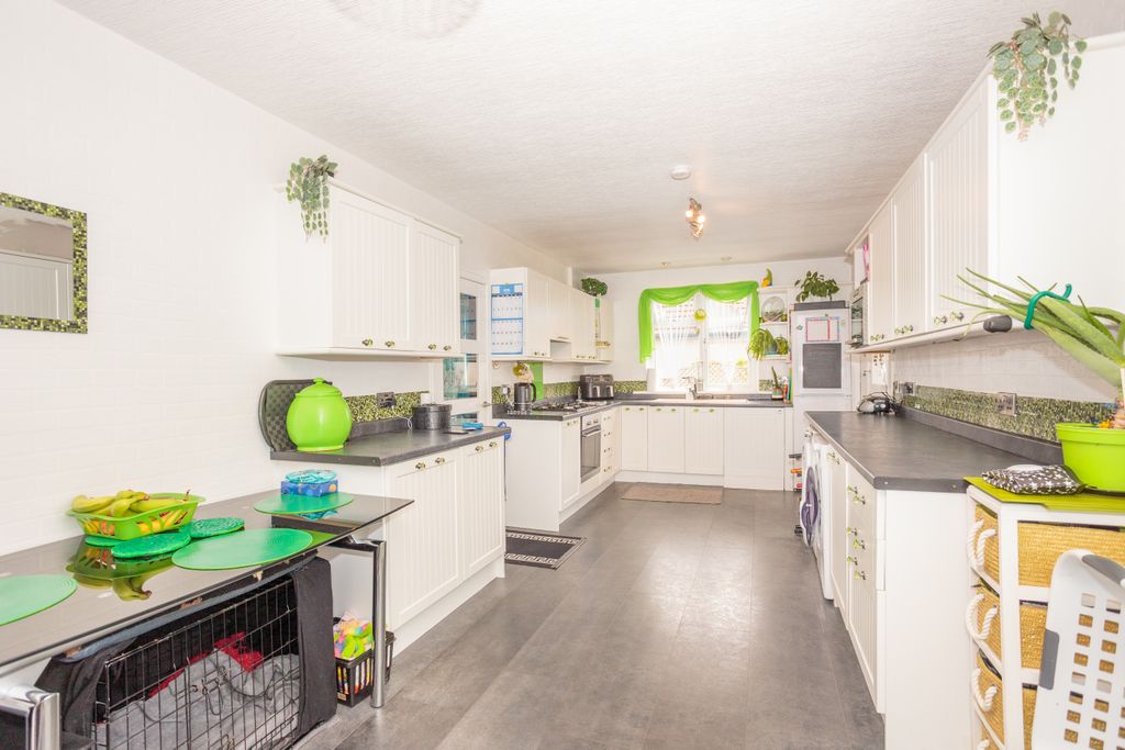 Property photo 2 of 50 Kitchen/Diner