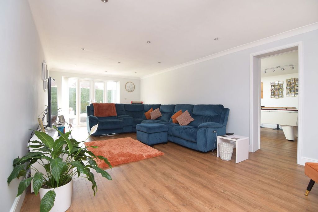 Property photo 2 of 22