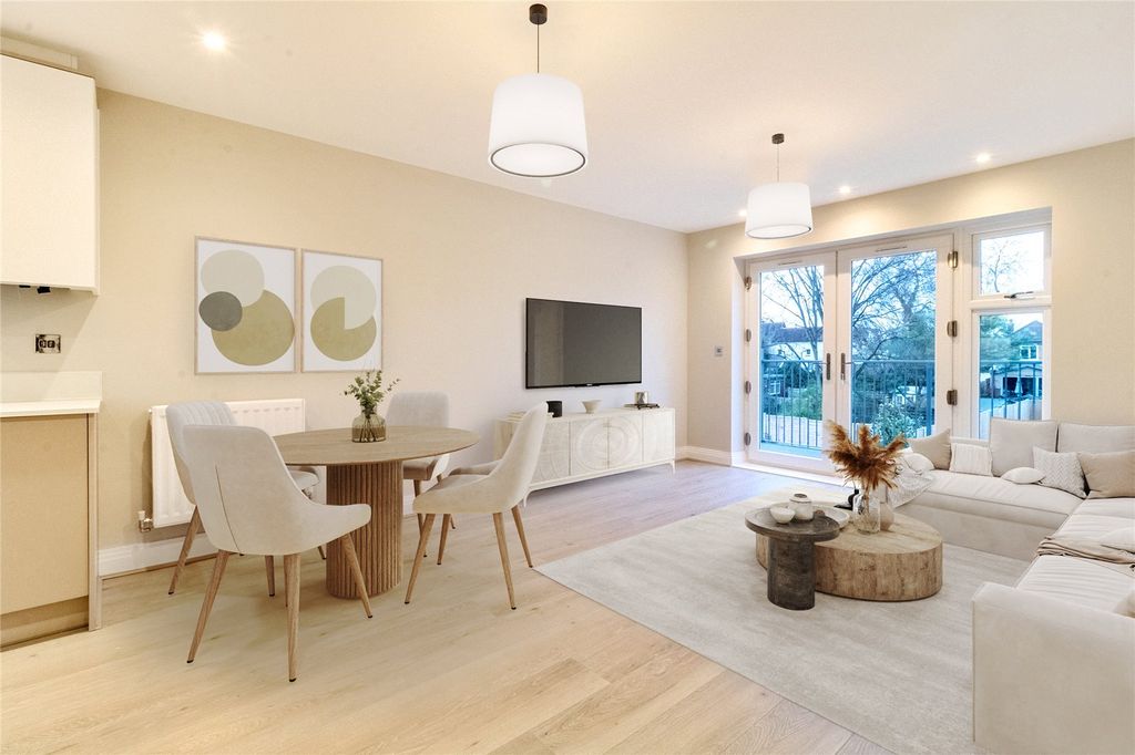 Property photo 1 of 6 Living/Dining Area