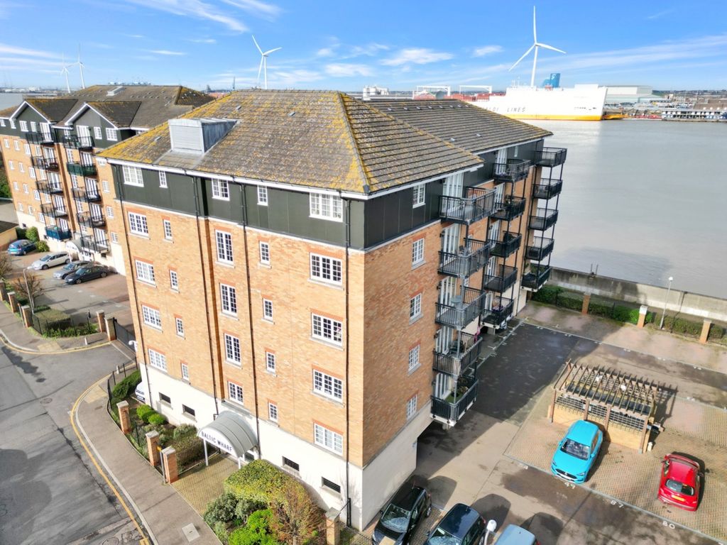 Property photo 1 of 16 4011540