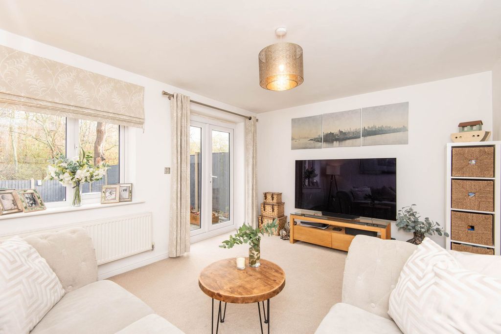 Property photo 3 of 21