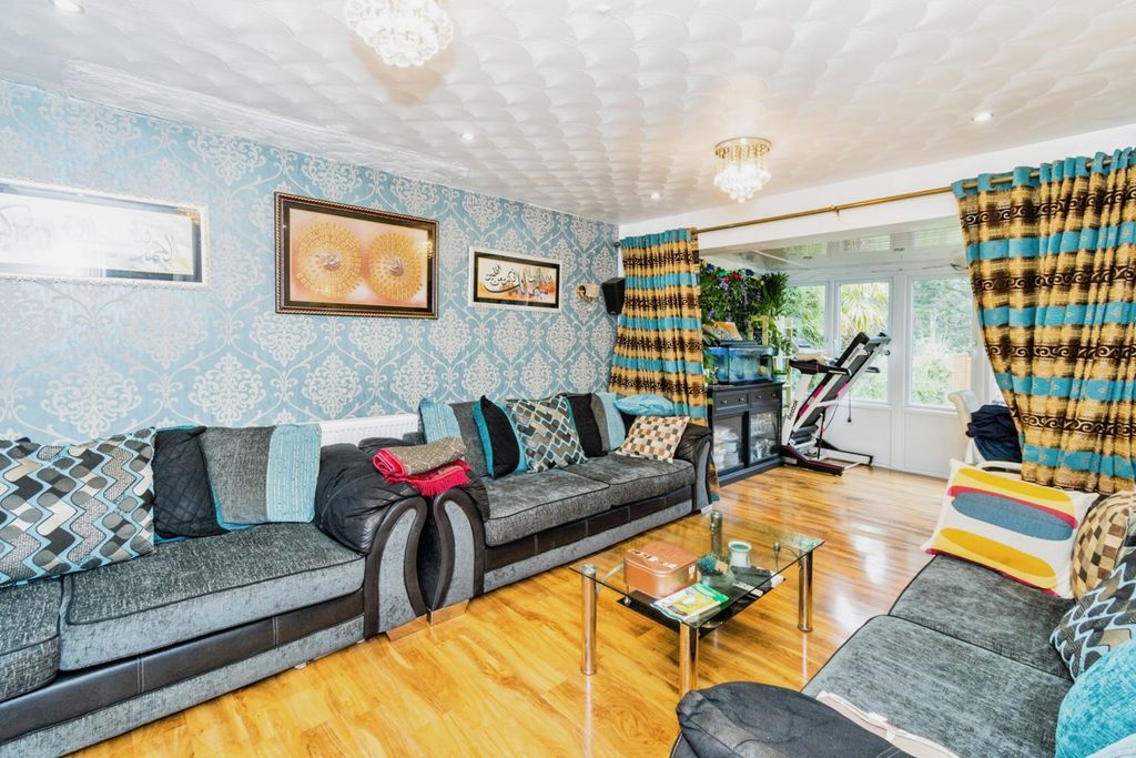 Property photo 2 of 19 Pbox-Img.Jpg