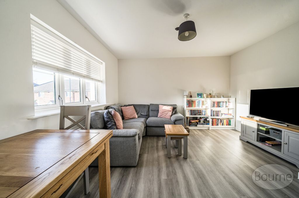 Property photo 2 of 15 1Fb295F4-966c-4Ec...