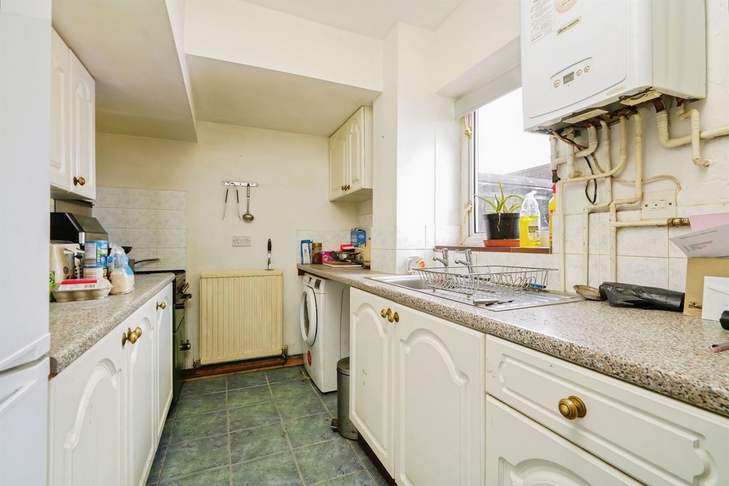 Property photo 2 of 17