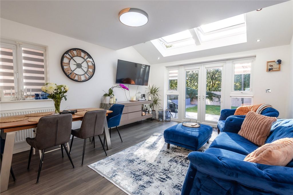 Property photo 3 of 33 Picture No. 14