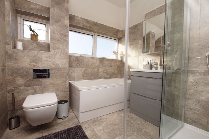 Property photo 2 of 12 Bathroom
