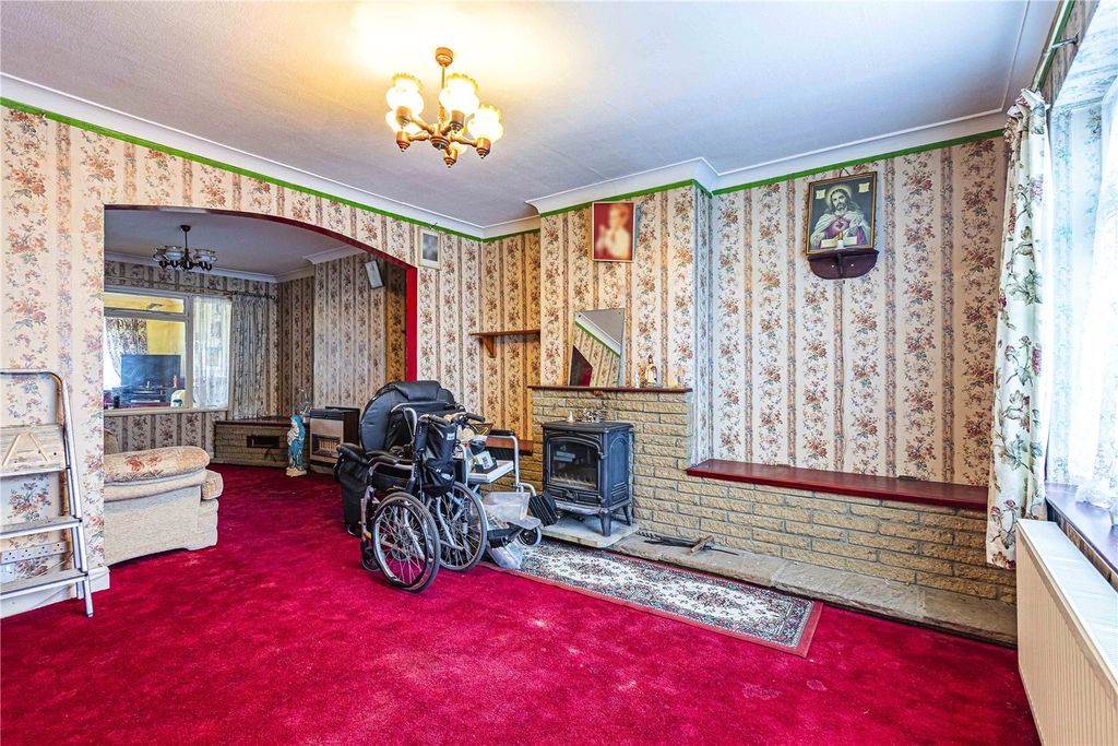 Property photo 2 of 19 Picture No. 12