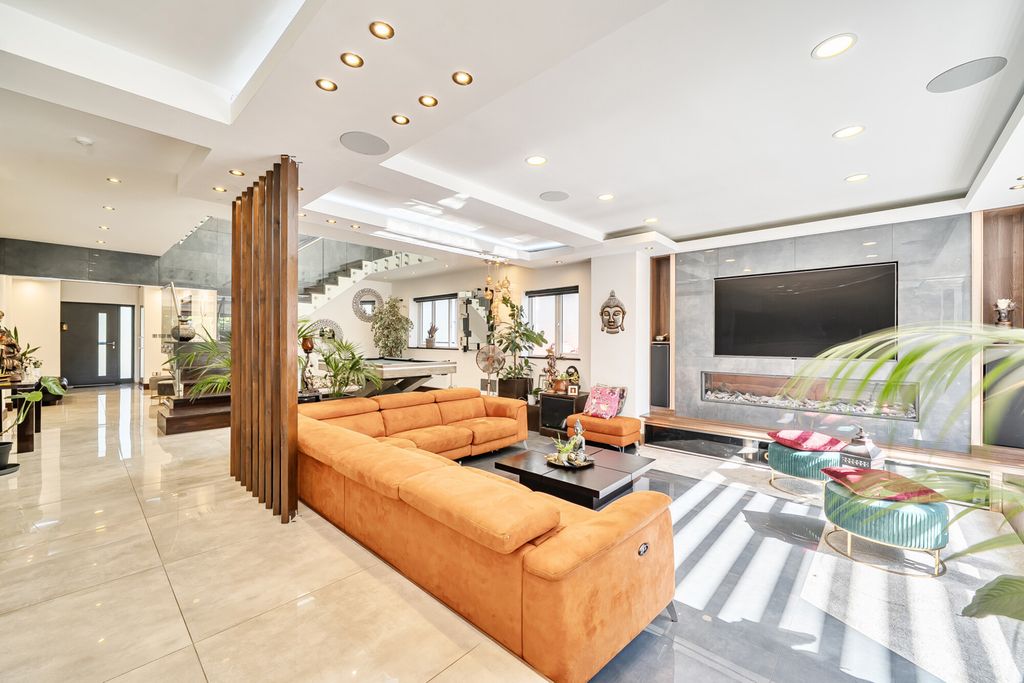 Property photo 2 of 20 1468149-23-6A37c4...