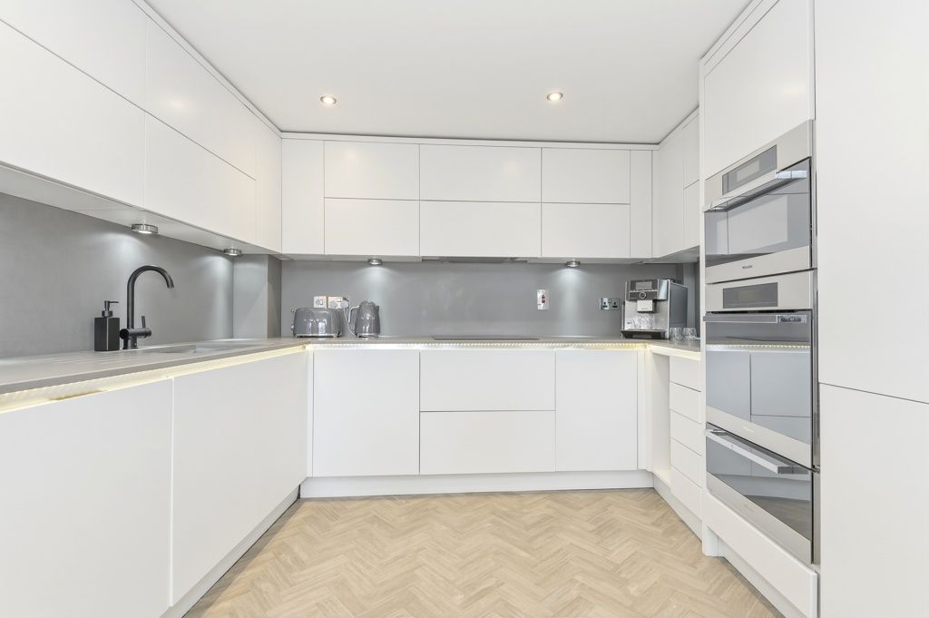 Property photo 2 of 12 Jpg