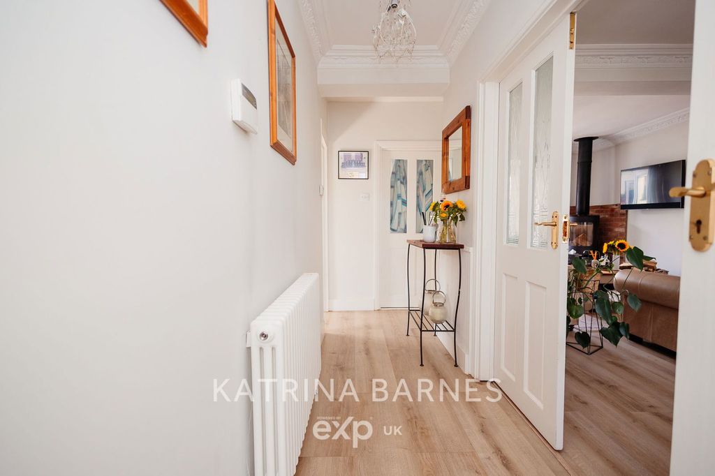 Property photo 3 of 38