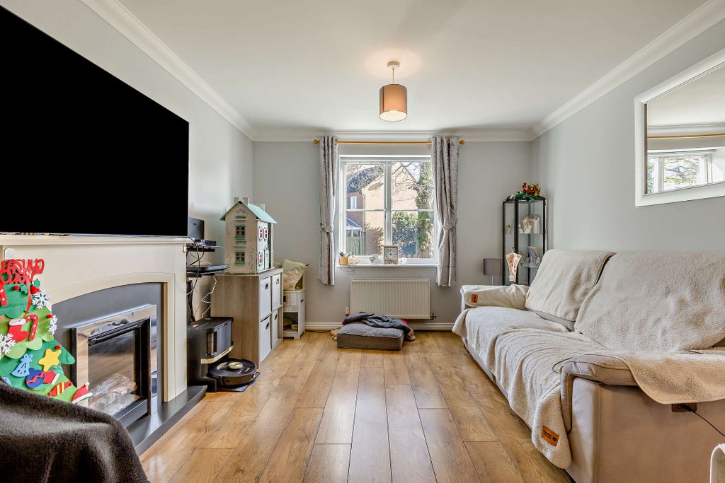 Property photo 2 of 25