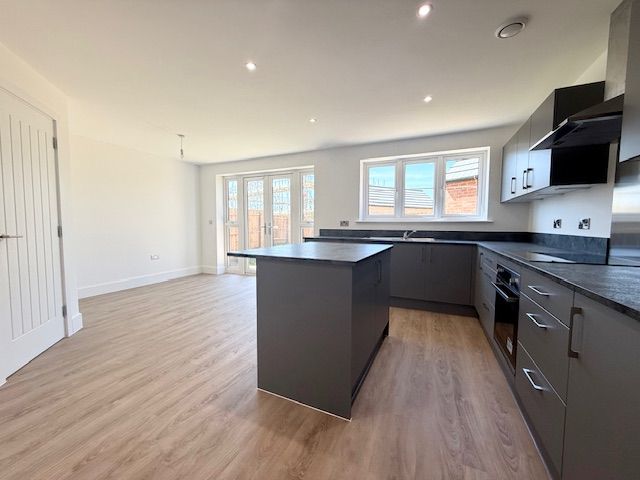 Property photo 3 of 22 Kitchen