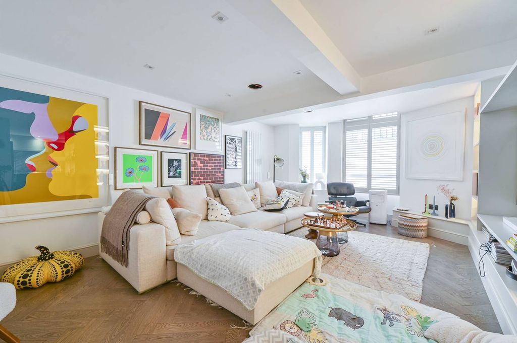 Property photo 2 of 11