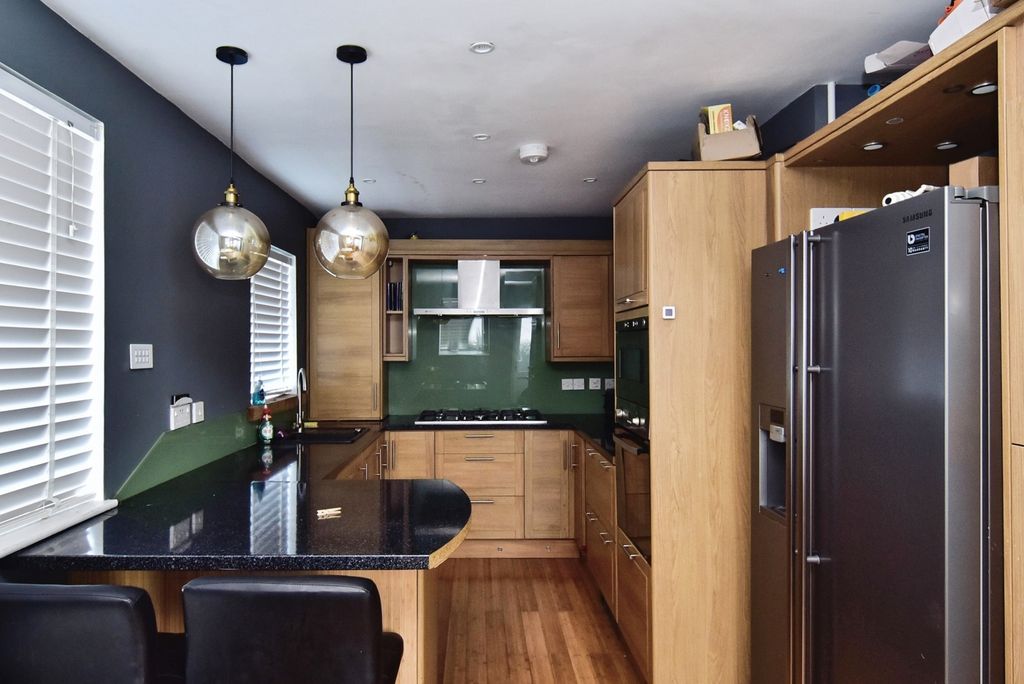 Property photo 2 of 13 Photo