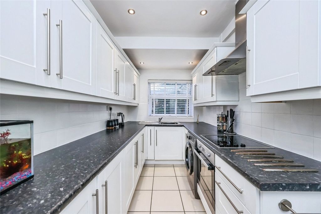 Property photo 1 of 16 Picture No. 23