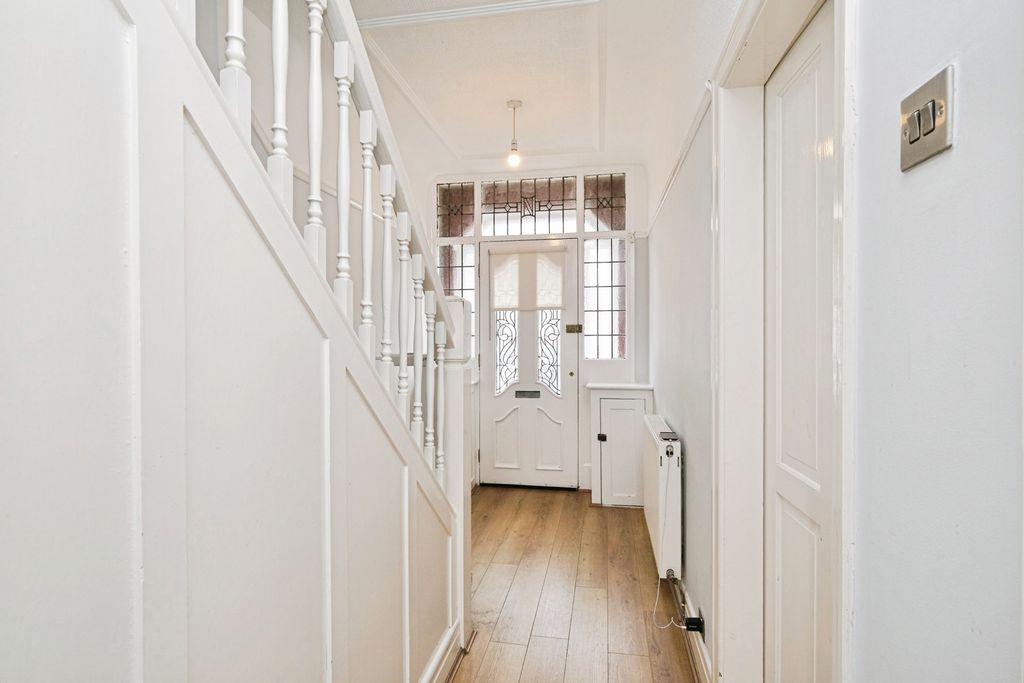 Property photo 3 of 19 Pbox-Img.Jpg