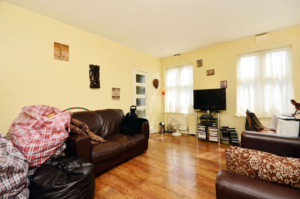 Property photo 2 of 7