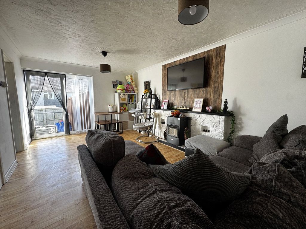 Property photo 2 of 16 Picture No. 18