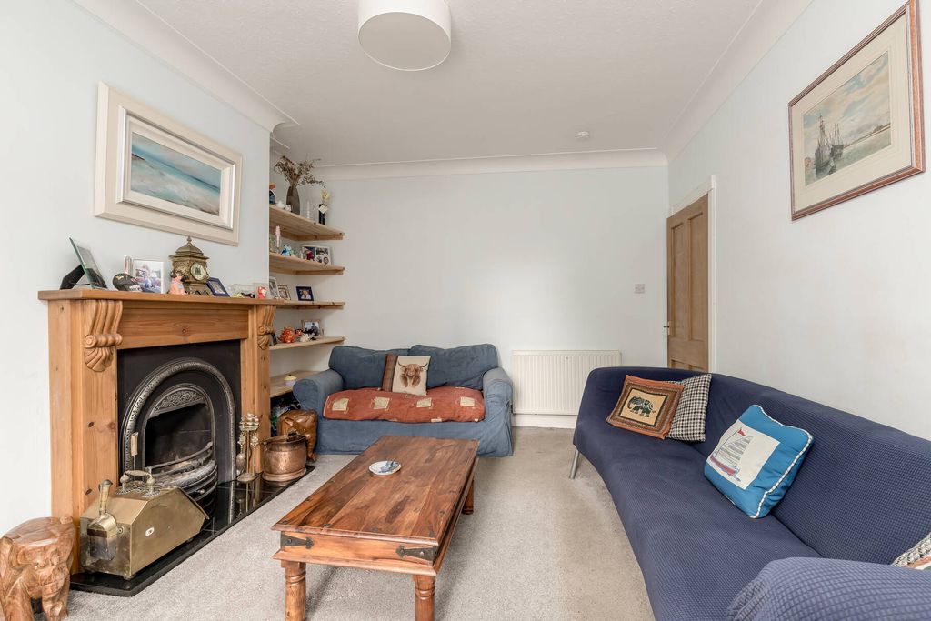Property photo 3 of 17 Sitting Room