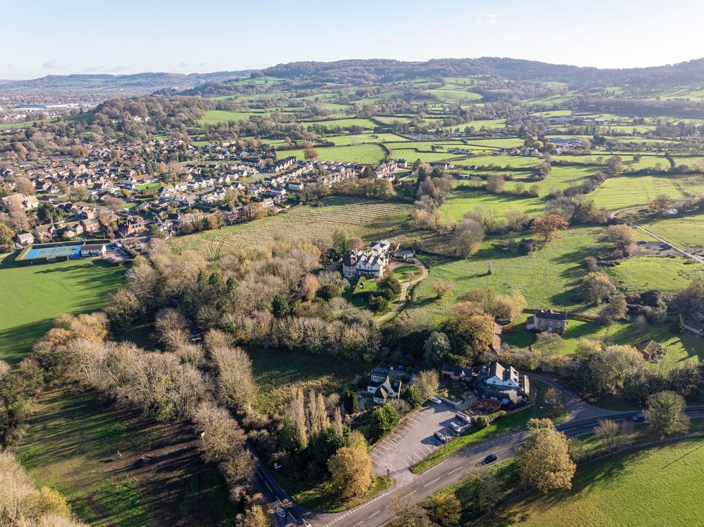 Property photo 3 of 14