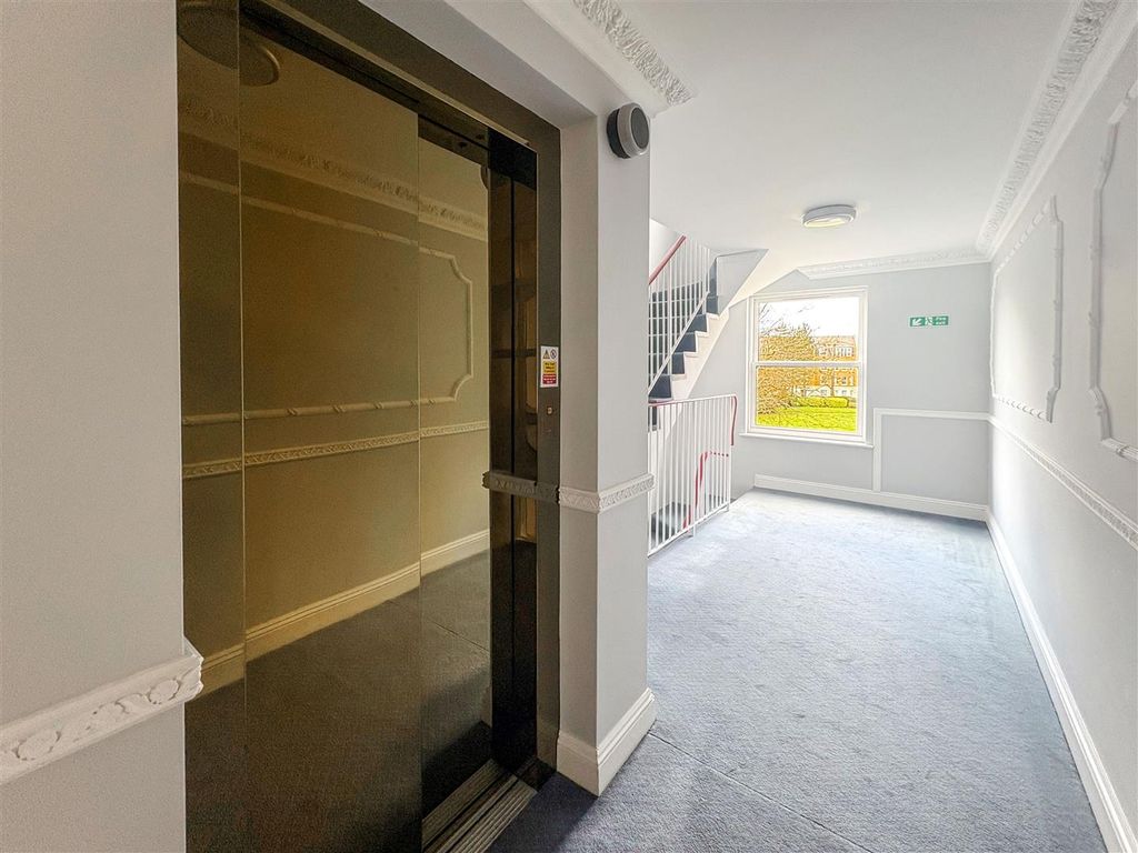 Additional image 22 of 2 bed flat for saleBeach Crescent, Littlehampton BN17
