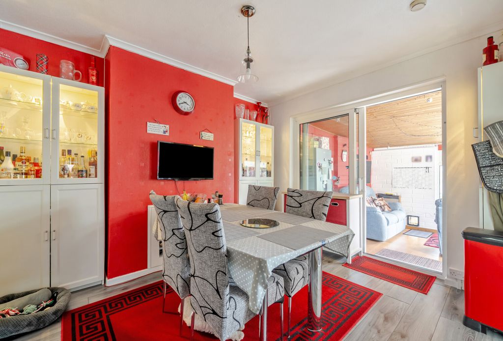 Property photo 3 of 22 1515932-11-6A9Fdf...