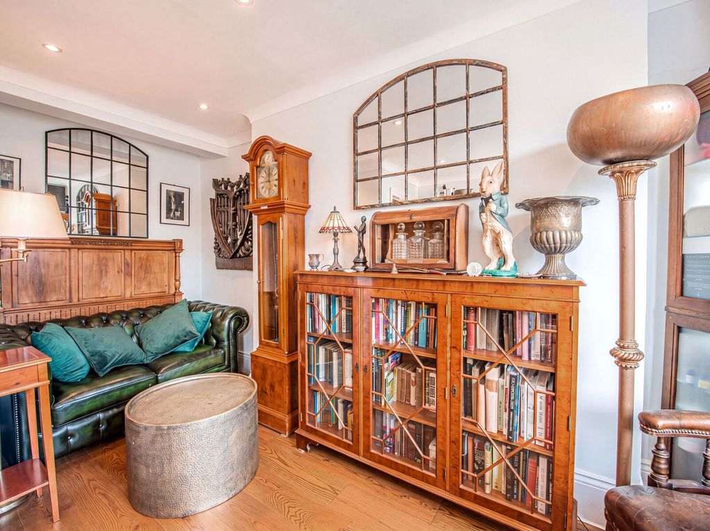 Property photo 1 of 7