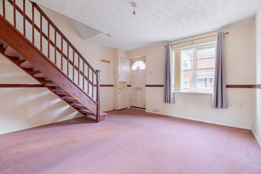 Property photo 3 of 12