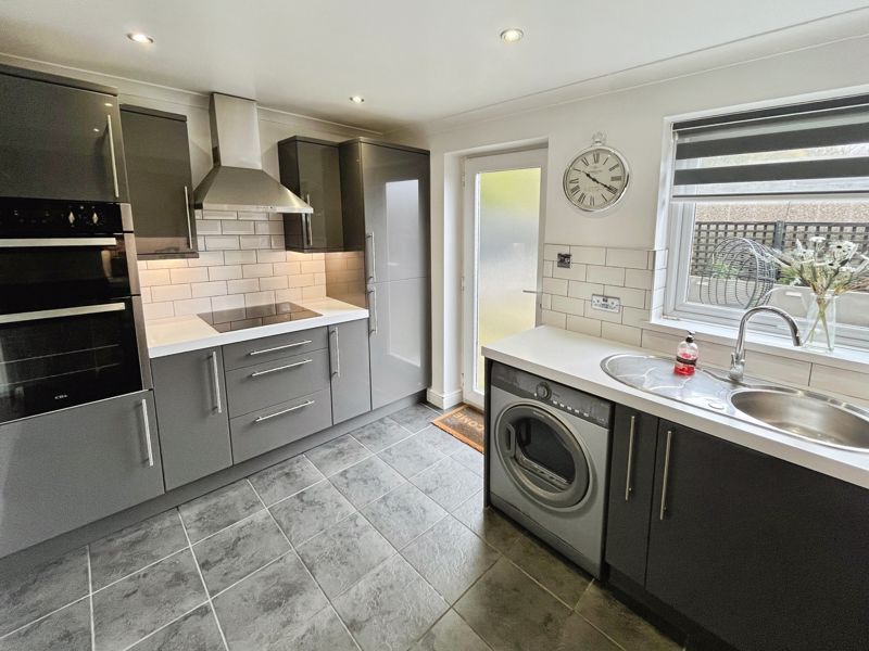 Property photo 3 of 15 Kitchen