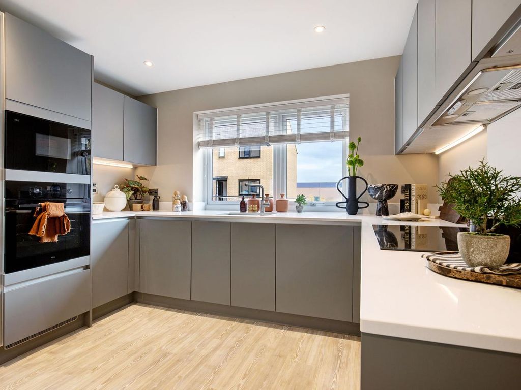 Property photo 2 of 10 Kingsley Park, Kitchen