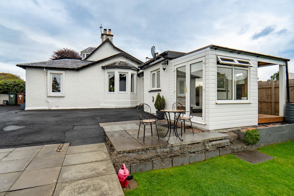 Property photo 1 of 44