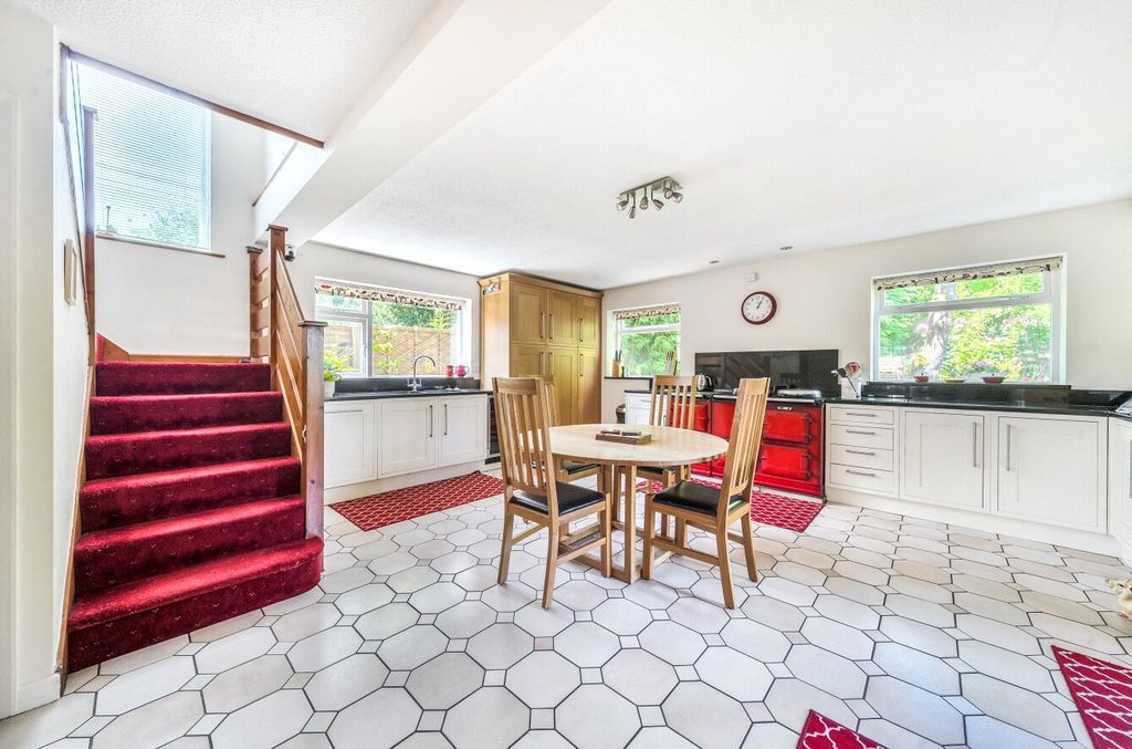 Property photo 3 of 12 Kitchen