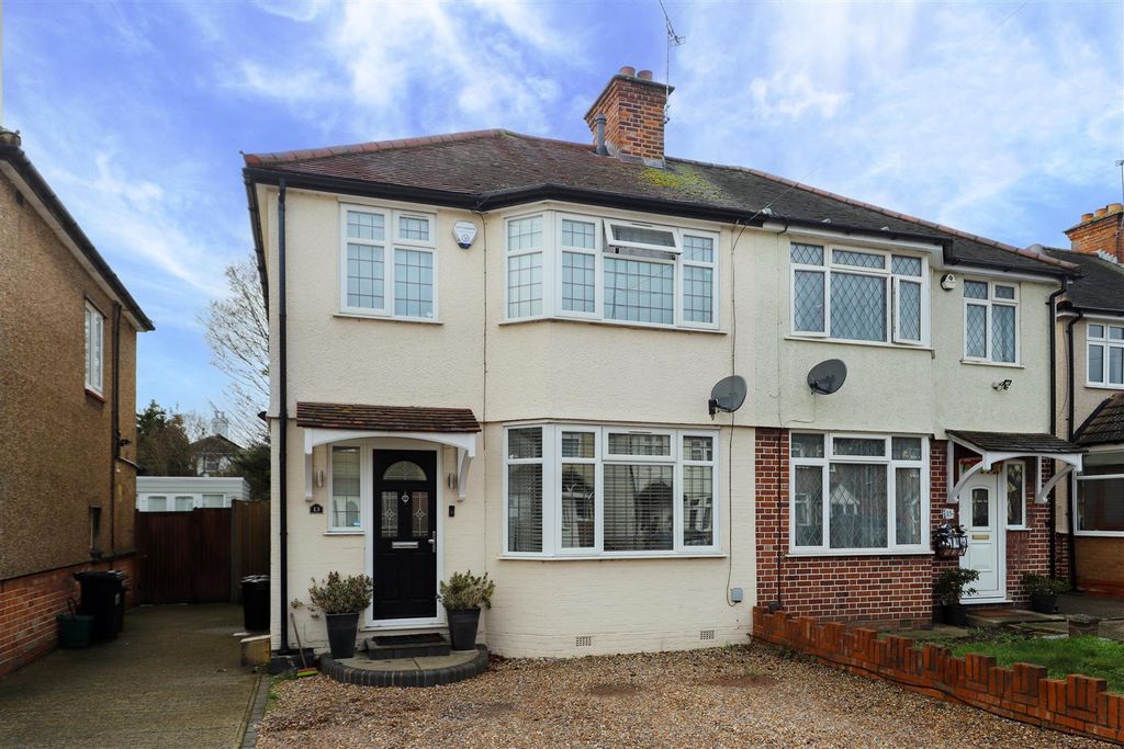 Property photo 1 of 9 Front