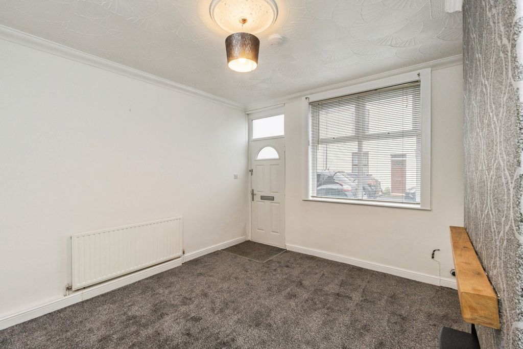 Property photo 3 of 20 Pbox-Img.Jpg