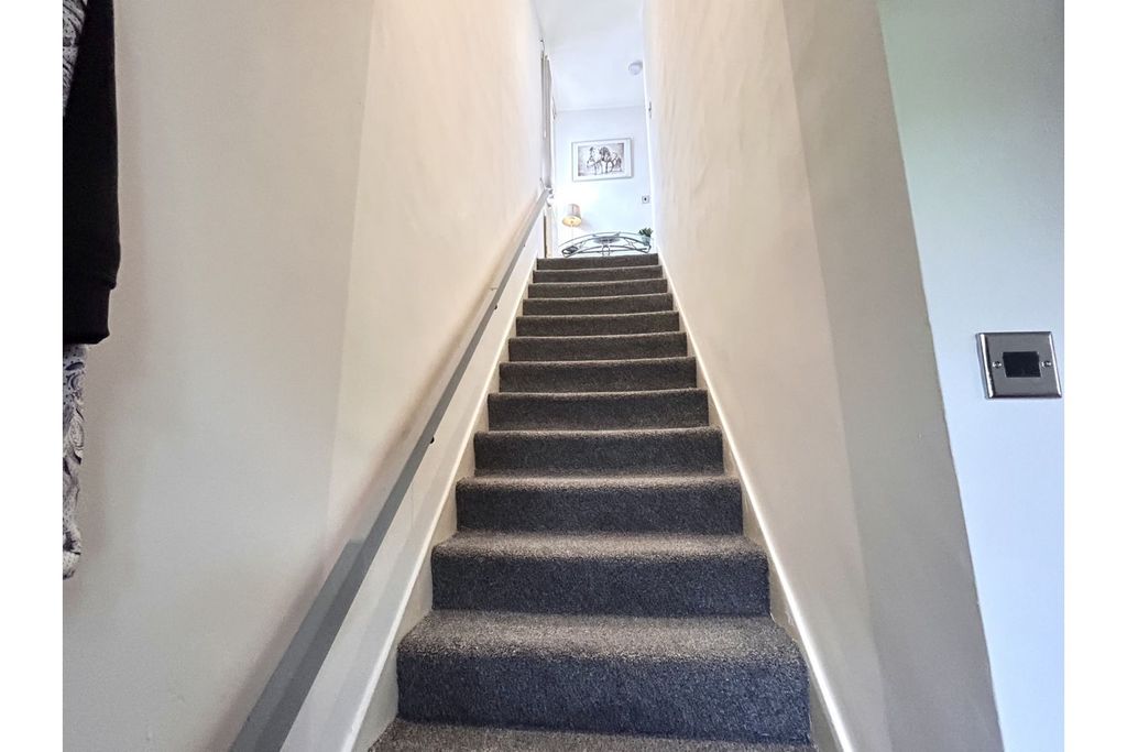 Property photo 2 of 25