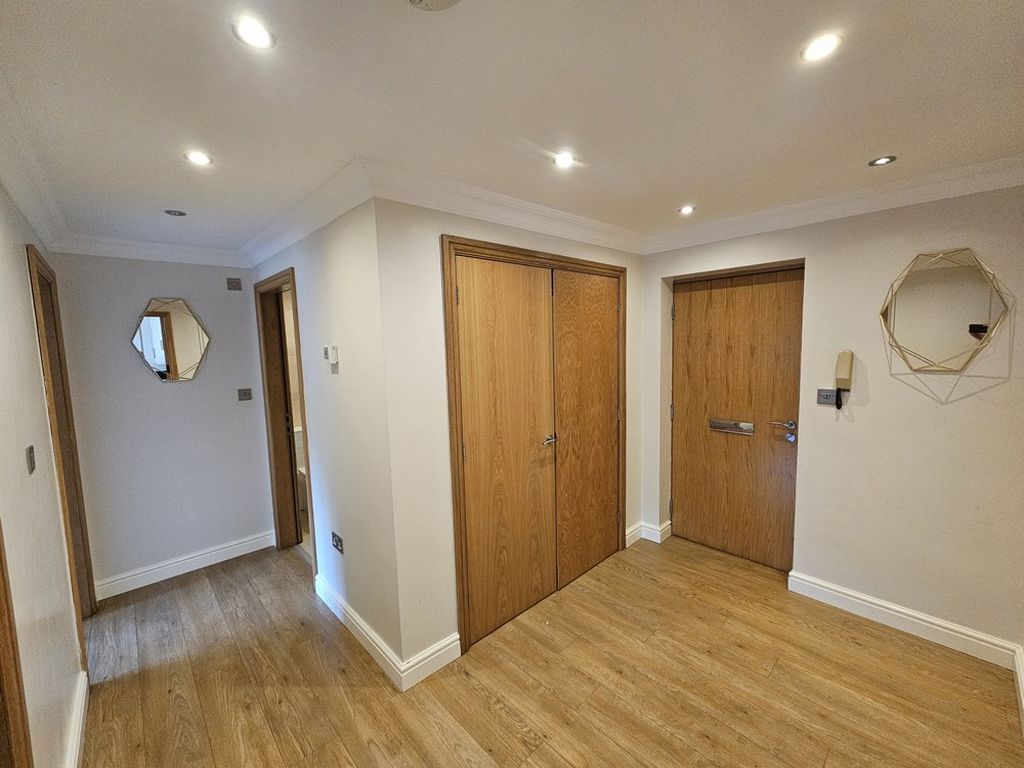 Property photo 2 of 15 Photo 24