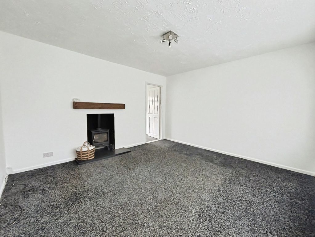 Property photo 2 of 16 5145561