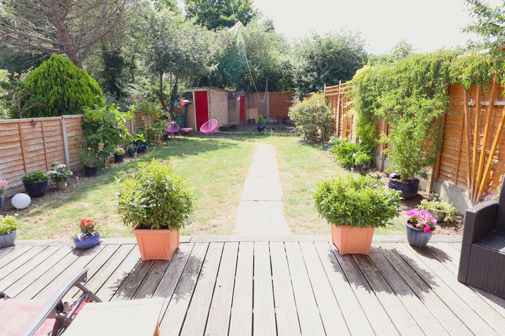 Property photo 2 of 20