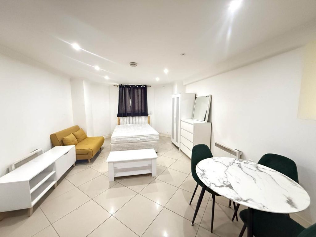 Property photo 1 of 3