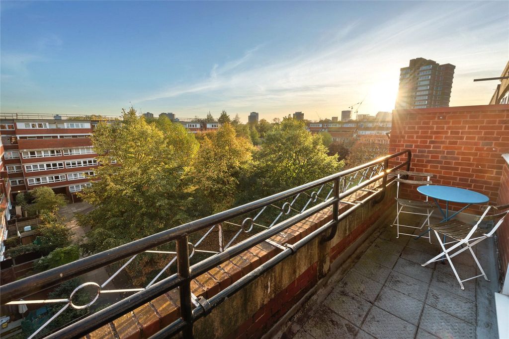 Property photo 2 of 8 Balcony