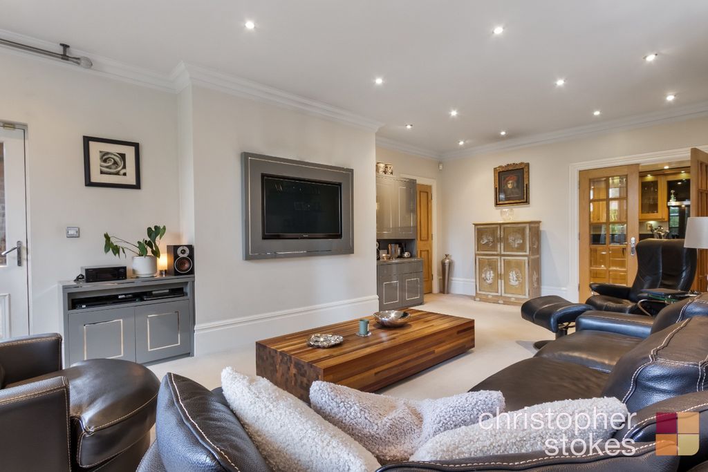 Property photo 2 of 23 5064583